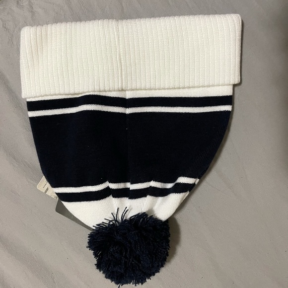 ND winter hat - Picture 2 of 2